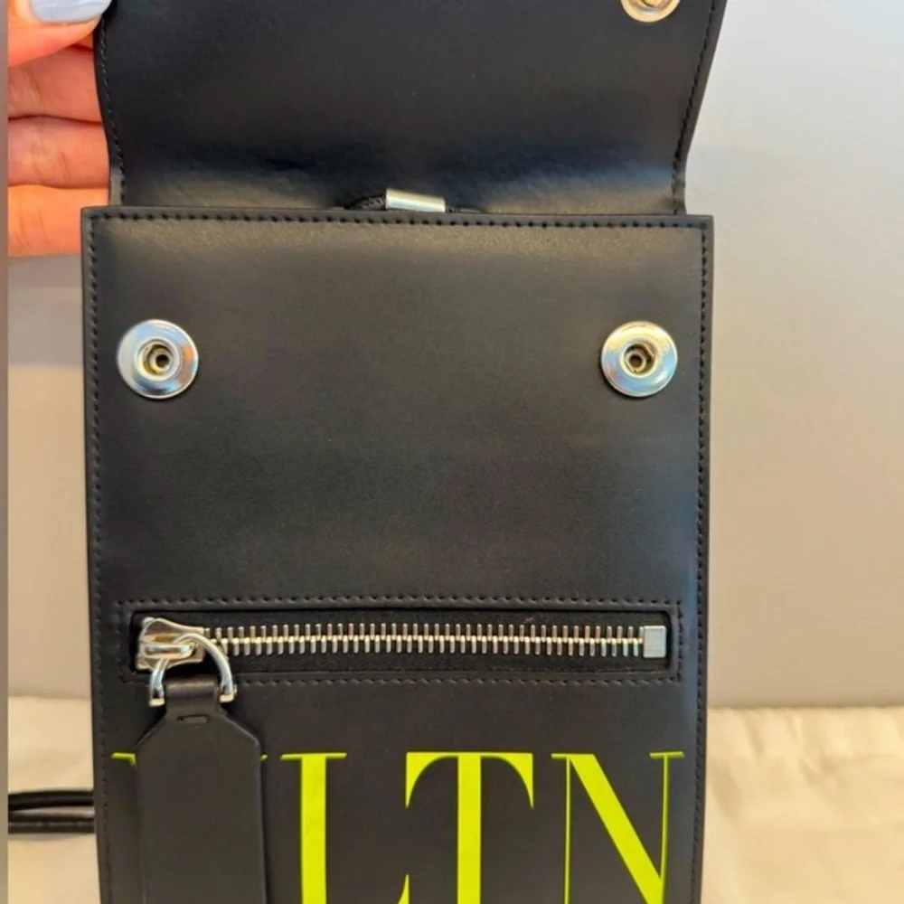 Valentino Black Unisex Neck Pouch - Picture 6 of 11